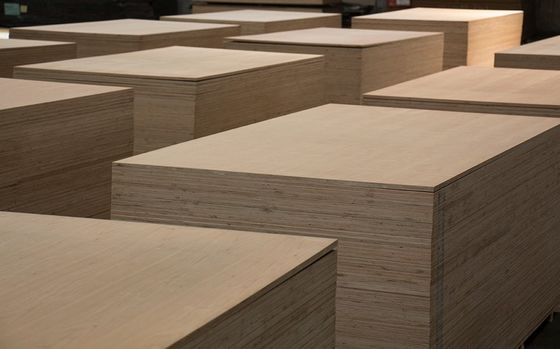 Top A Engenharia de madeira Veneer lavado Negro albaricoque coroa grão cor escura Para decoração de armários de hotel