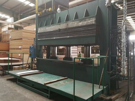 Top A Engenharia de madeira Veneer lavado Negro albaricoque coroa grão cor escura Para decoração de armários de hotel