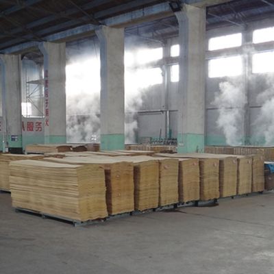 0.60 mm Veneer de madeira de engenharia 518s / 518c para portas interiores e cabine face