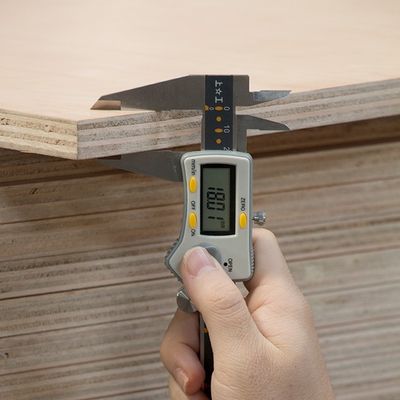 Painel de luxo com cara de cinza natural Oliver Quarter Cut Correto de grão comprimento 2745mm pintura livre para armário e móveis