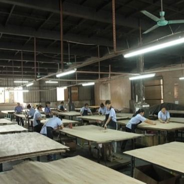 Novo design de folha de revestimento de madeira de carvalho chinês projetada NCO-L891N/L268N 0,3 mm revestido para o rosto do gabinete