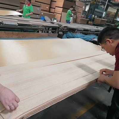 Sapele de prata Pommele Veneer de madeira de engenharia personalizado para o rosto do gabinete