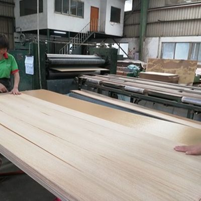Sapele de prata Pommele Veneer de madeira de engenharia personalizado para o rosto do gabinete